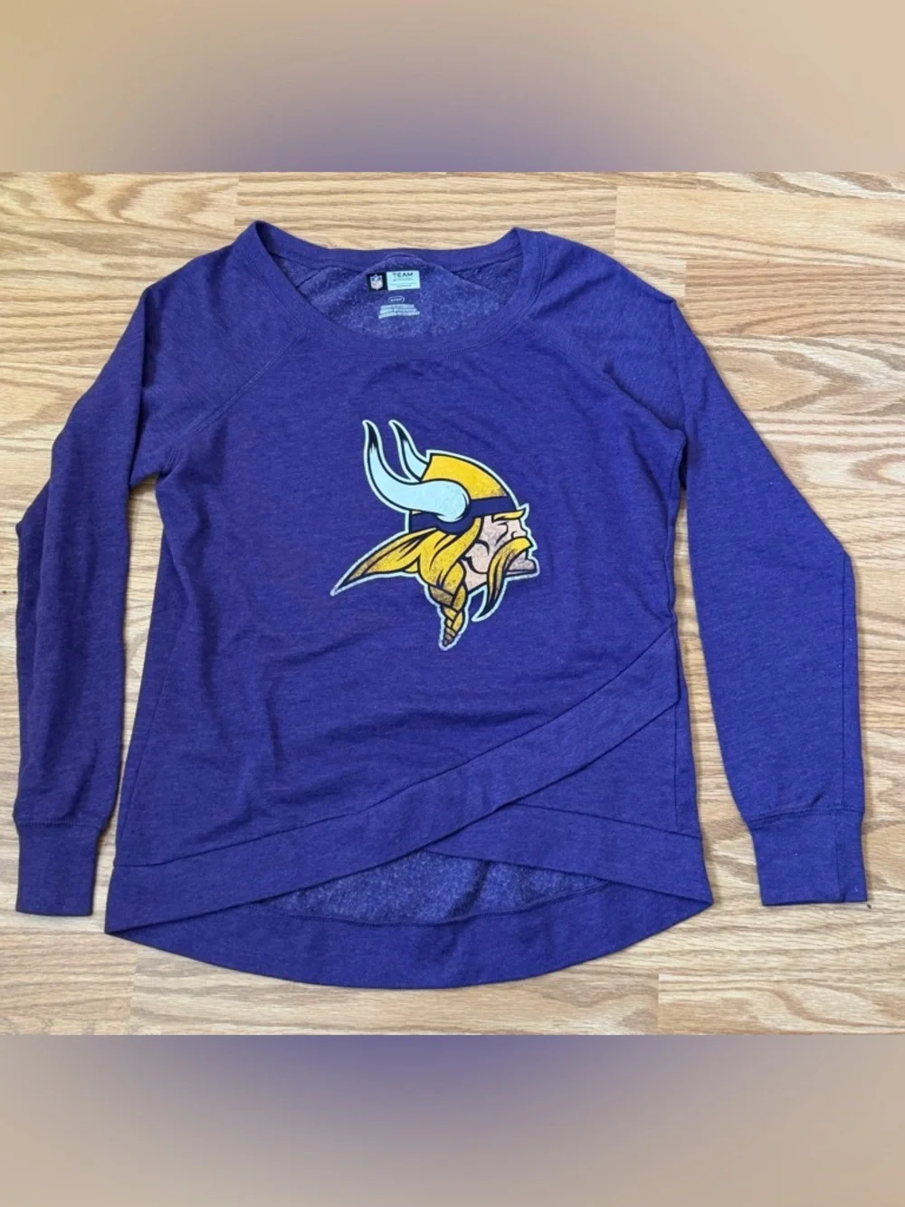 Minnesota Vikings NFL Womens Small Purple Sweatshirt Logo Crewneck Team Apparel